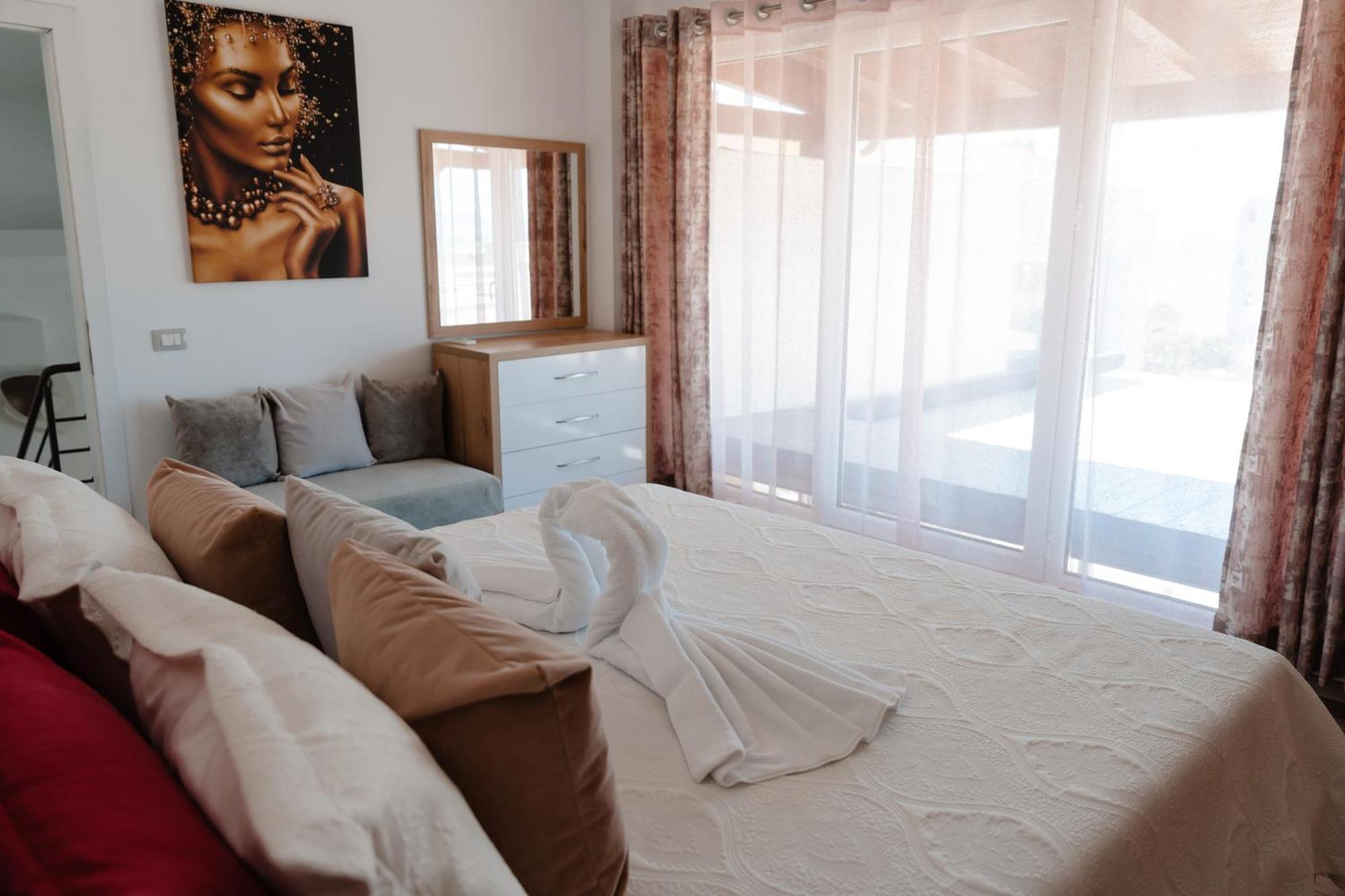 Apartment Luxury In Durres